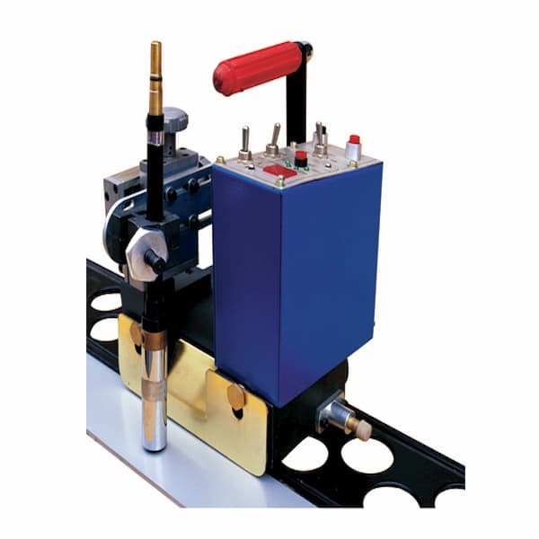 Compact welding carriage used to guide automatic weld travel on metal workpieces